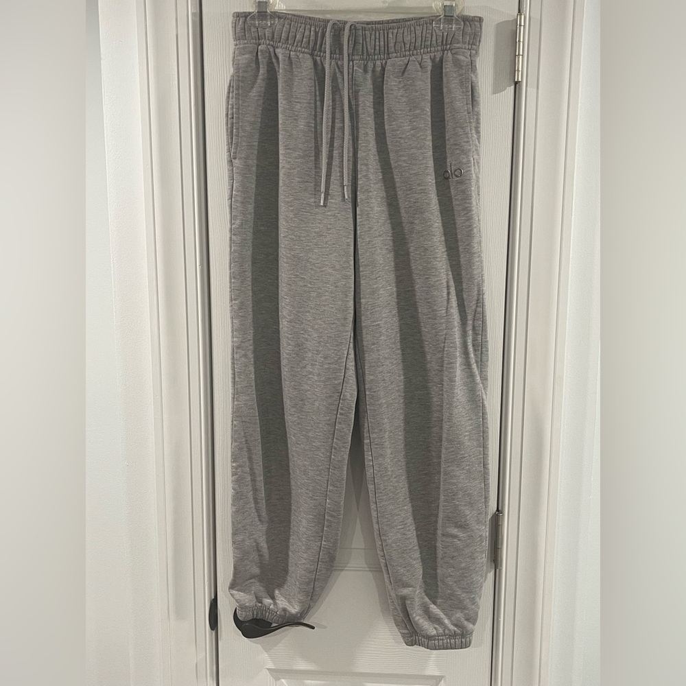Gray Jogger Sweatpants Alo Yoga Accolade Line